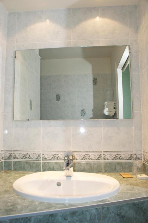 Hotel Le Lyon Bron Luaran gambar
