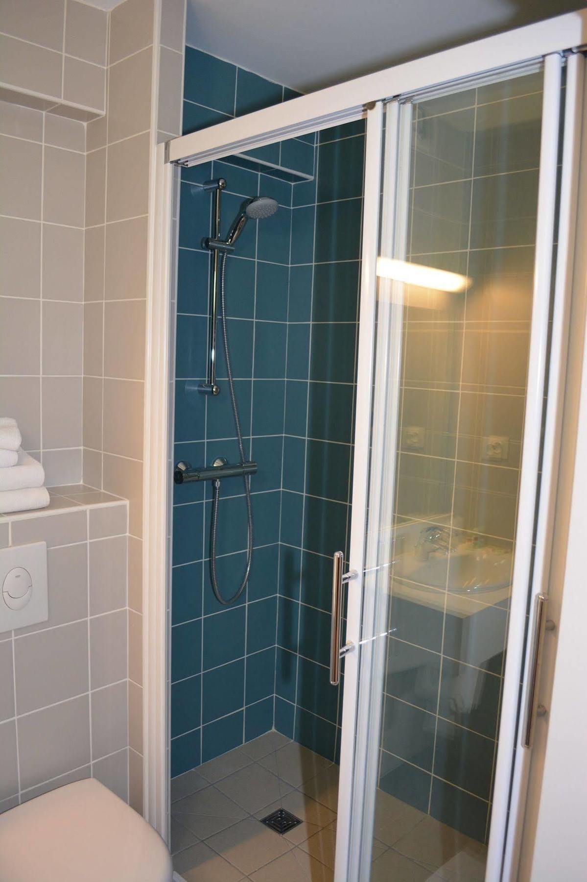 Hotel Le Lyon Bron Luaran gambar